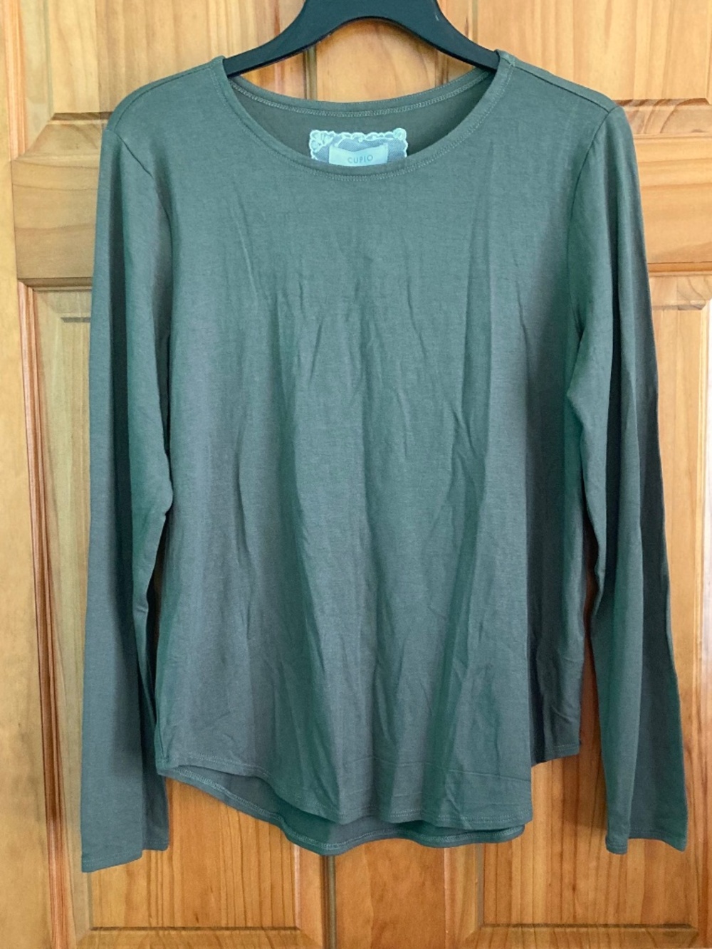 Women’s size large NWT Cupio long sleeved Forest/olive green top